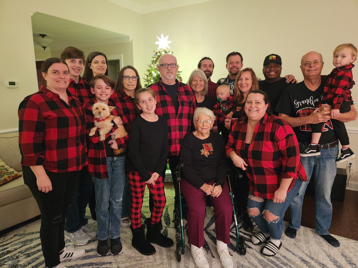Melaine_Kerr's tweet photo. And this is Christmas! Christ birth and gathering with all the family which hasn’t been done in way too many years. Love them all! https://t.co/L7b2Xolc70