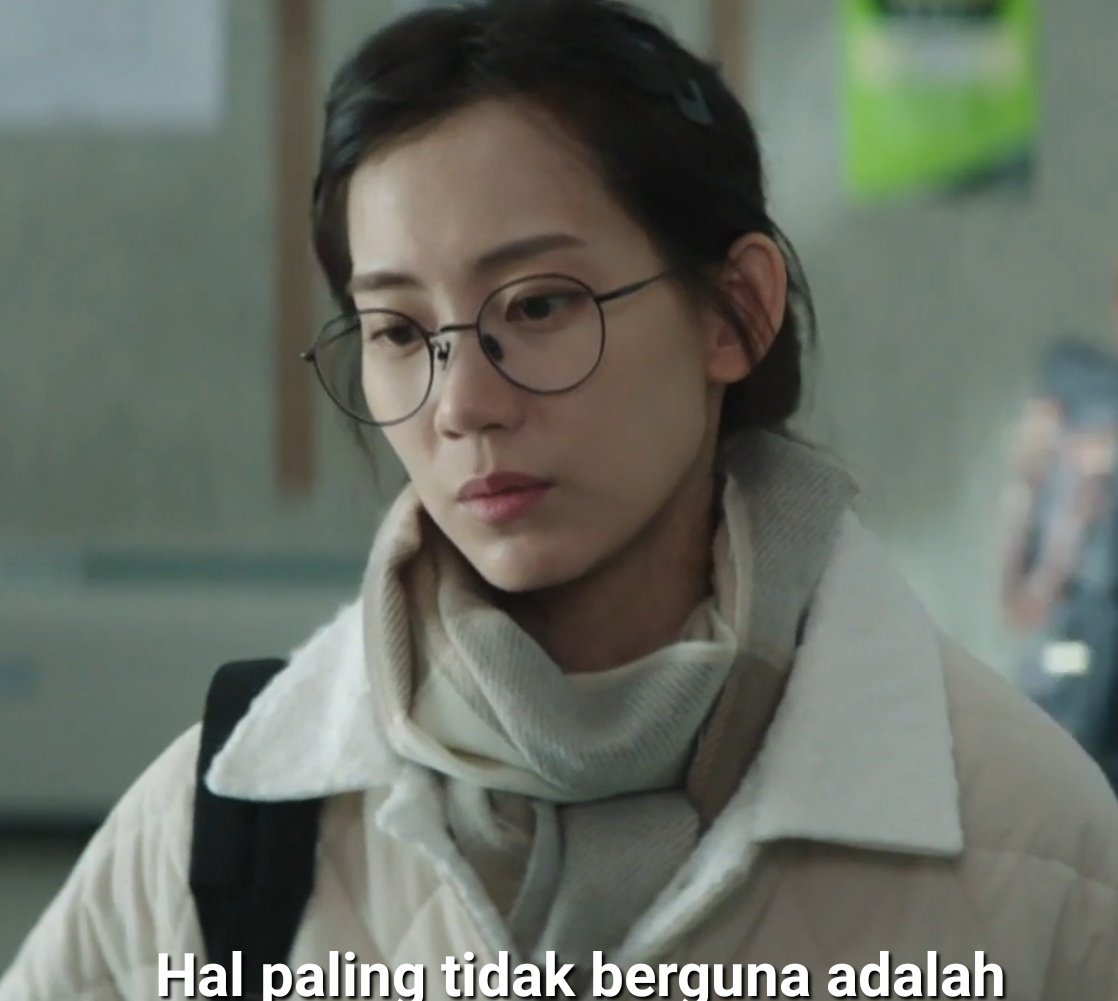 Nonton_Kdrama's tweet photo. Senang banget gimana caranya agensi ngekeep rumor kencannya Song Joongki sampe drama #RebornRich benar-benar selesai. Selamat #SongJoongKi &amp; girlfriend semoga langgeng dan ditunggu kabar baik lainnya. Yang terus-menerus ngeshipper artis berlebihan, inget kata mbak Minyoung. https://t.co/DhfEvPUnIg