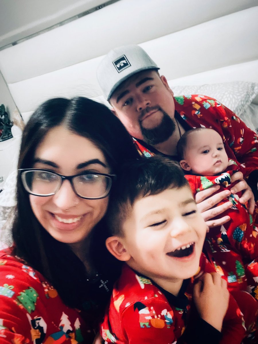 SoulReaperSarah's tweet photo. Merry Christmas from the Turner family!🎄❤️ https://t.co/bXQ3IIqibx