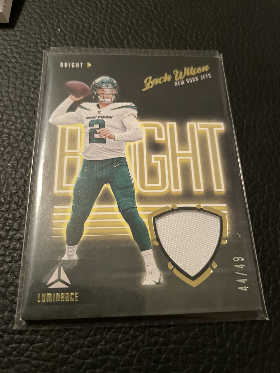 cheapcardsales's tweet photo. Zach Wilson luminance relic /49 $3.50

#cheapCards #cheapJets https://t.co/vPZNyUWnSr