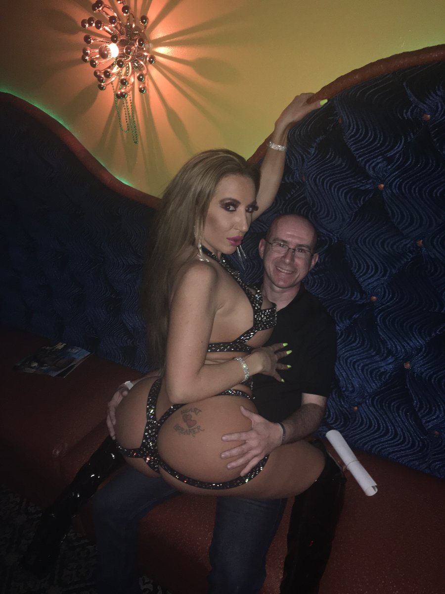 ScottChampagne's tweet photo. I watched, I came, I voted for My Sexy,Gorgeus Sweetheart with Her Big,Heavenly Ass & Tits @RICHELLERYAN #TheBooty for the #AVN @AVNawards https://t.co/G4ozdGKzKn https://t.co/U7LLP5sTL4