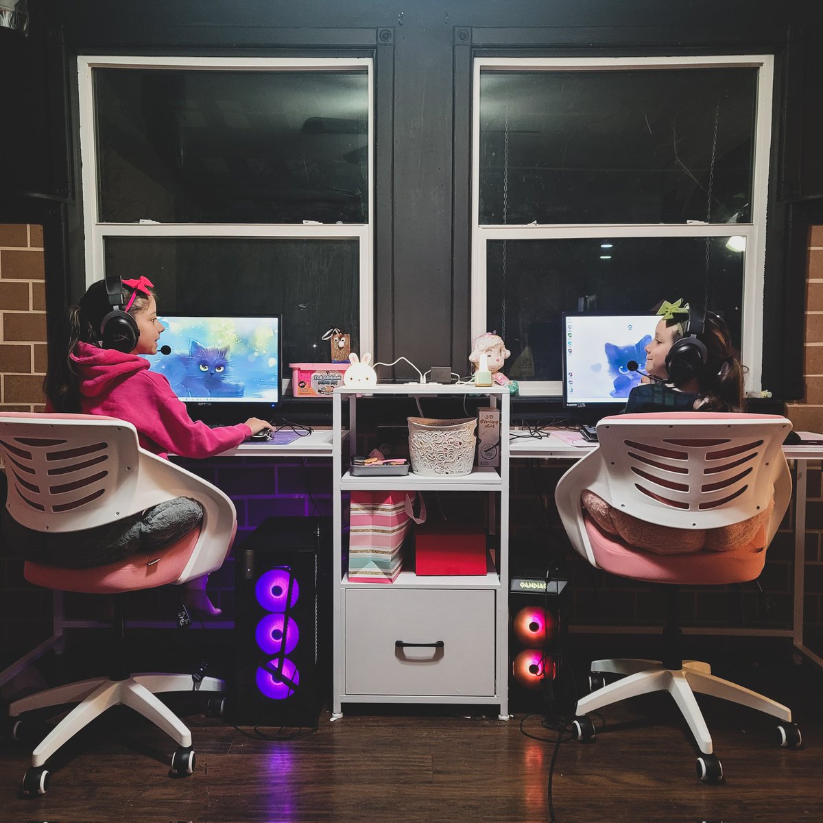 imspookybabe's tweet photo. Here are pics in action of our little gamers on their new PC setups💕 Merry Christmas friends! https://t.co/Q9wR4SgF8w