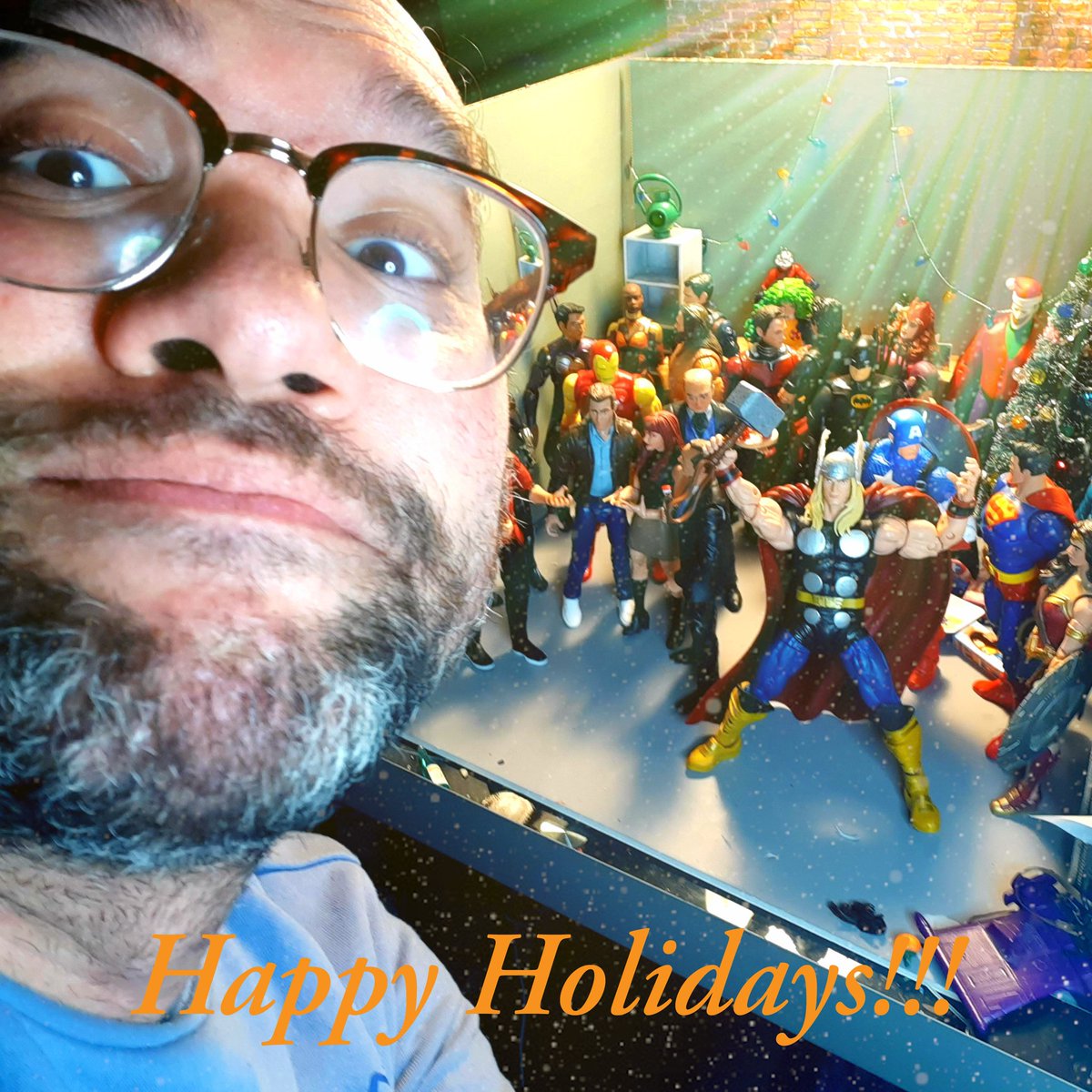 SeanEike's tweet photo. Happy Holidays Everyone!!! https://t.co/s21jDKr4iI