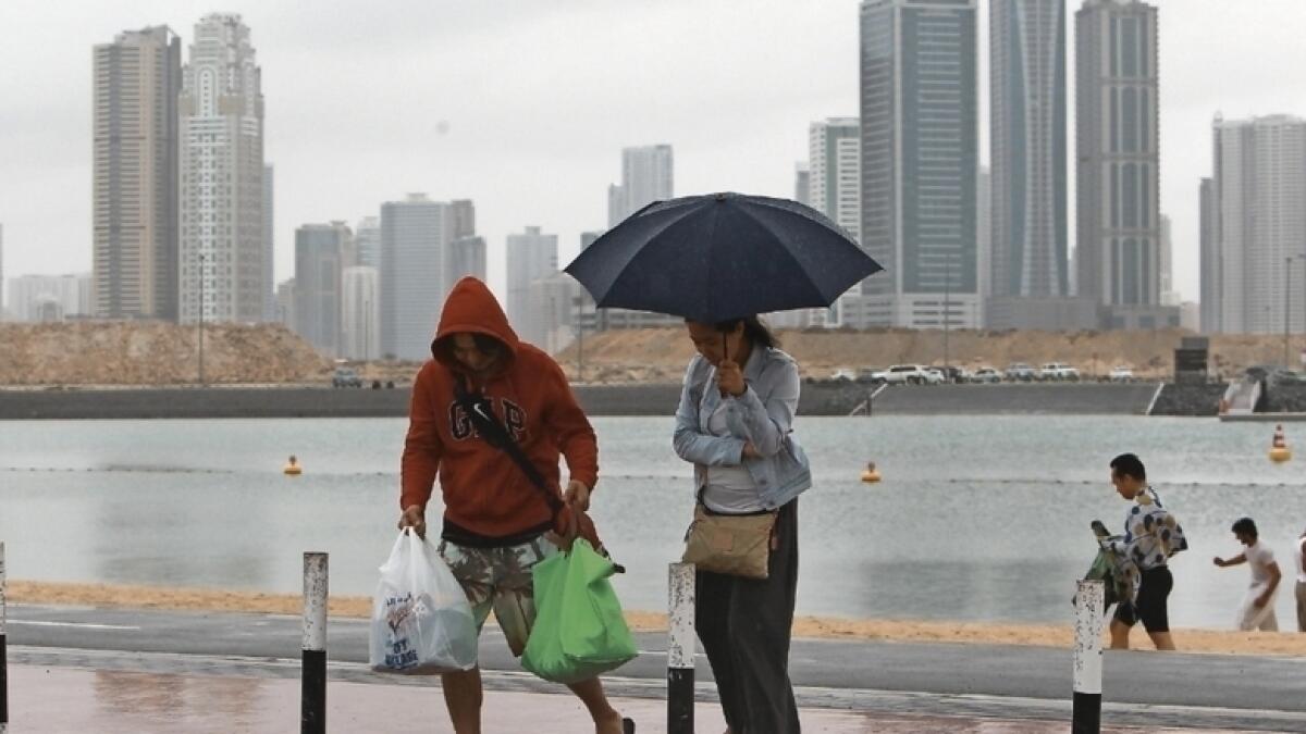 UAENews's tweet image. UAE weather: Yellow alert issued for rain; authorities warn of unstable conditions dlvr.it/SfxSh6