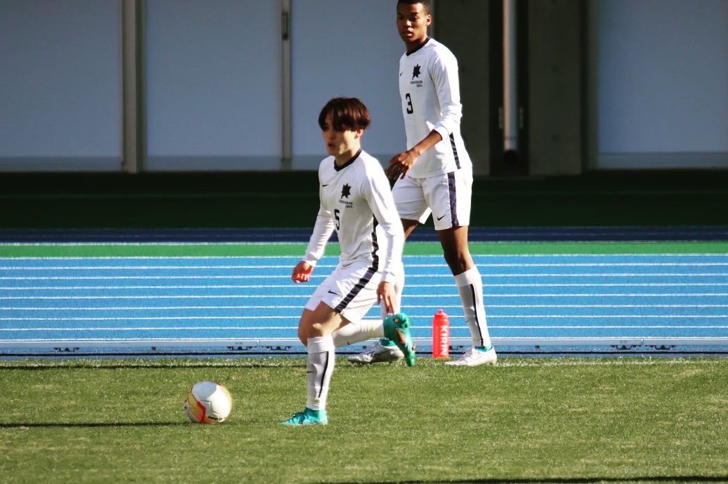 makimaki_1210's tweet photo. インカレ3位で大学サッカー引退しました。夏には関東1位と日本1位、冬には全国3位と最高の景色を見ることができたのは国士舘familyのおかげです。最高に濃い4年間をありがとうございました。

来年からはSC相模原のために全力で闘います。応援よろしくお願いします！

#国士舘大学
#SC相模原 https://t.co/KwlwAsWSIK
