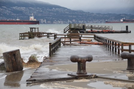 #KingTides and strong winds are expected on Dec. 26 &amp; 27. 

King Tides are predictable occurrences of unusually elevated tides. However, combined with strong winds, it may be dangerous near the water. Please use caution and stay safe out there! 

#CityofVancouver #ExtremeWeather