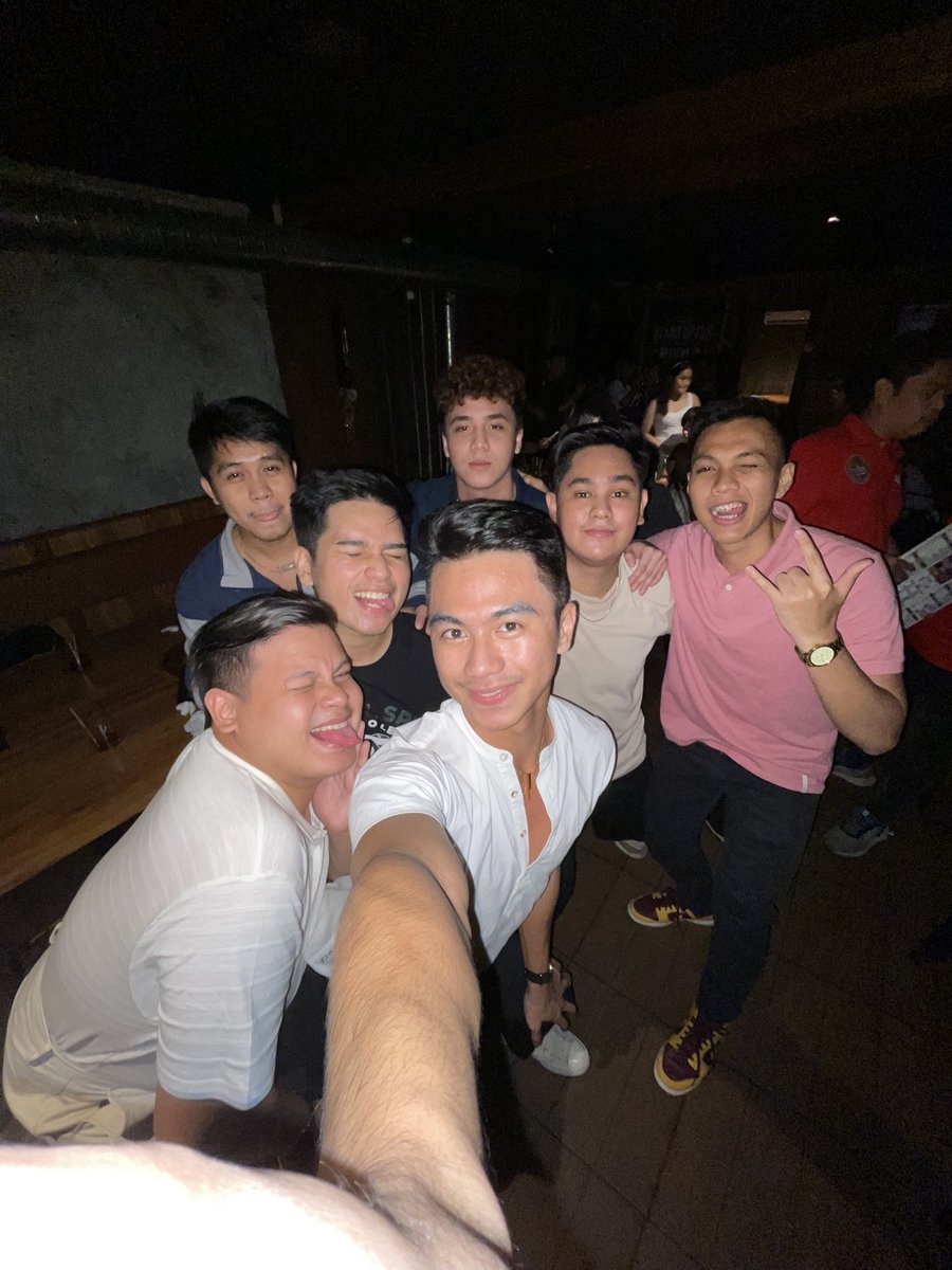 kulaswanders's tweet photo. my family away from home 🫶🏻 @nadsarcia @DaveRivera_ @owamazing_ @dmncmgdn @mcdofrieszx @DavePascasio mia: @damagedgo0die &amp; migs https://t.co/Efgxy7OXnM