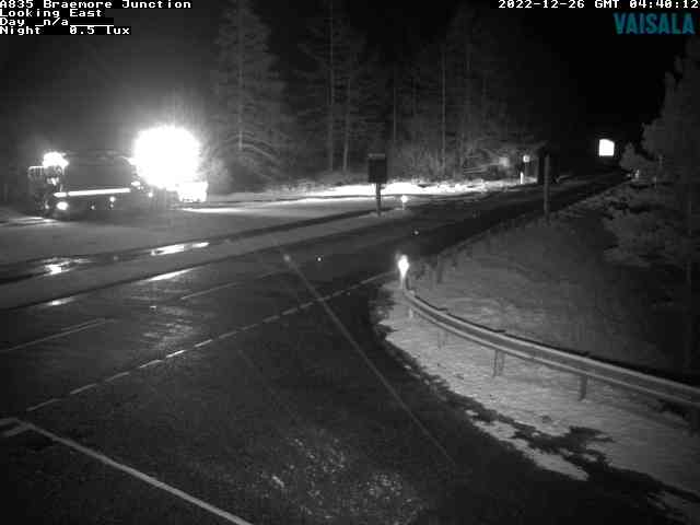 NWTrunkRoads's tweet photo. #Spotted 1 of our gritters out on the #A835 at #Braemore https://t.co/yCQv2Sg2PB