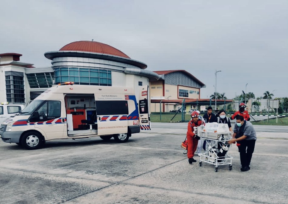 PENYELAMATAN (MEDEVAC) 
TERDAPAT  1 ORANG PESAKIT (BAYI 2 BULAN) BERSAMA 3 KAKITANGAN HOSPITAL SULTANAH BAHIYAH, ALOR SETAR KE HOSPITAL SERDANG.
<a href="/KP_bombaJBPM/">YAS Dato' Sri Abdul Wahab bin Hj Mat Yasin</a> 
<a href="/NaziliMahmood/">Nazili Hj. Mahmood</a> 
<a href="/MUHAMADAZMIBIN4/">MUHAMAD AZMI BIN ISMAIL</a> 
<a href="/capt_saiful/">Muhammad Saiful Nizam Bin Samsudin</a> 
<a href="/AbgSann/">Mohd Sani Majid</a> 
<a href="/sulaiman_khairy/">khairy sulaiman</a> 
<a href="/capt_naifos71/">Sofian Ahmed</a> 
<a href="/ruzaidi_mohd/">Mohd Ruzaidi</a> 
<a href="/mohdhasrizal/">mohd hasrizal</a>