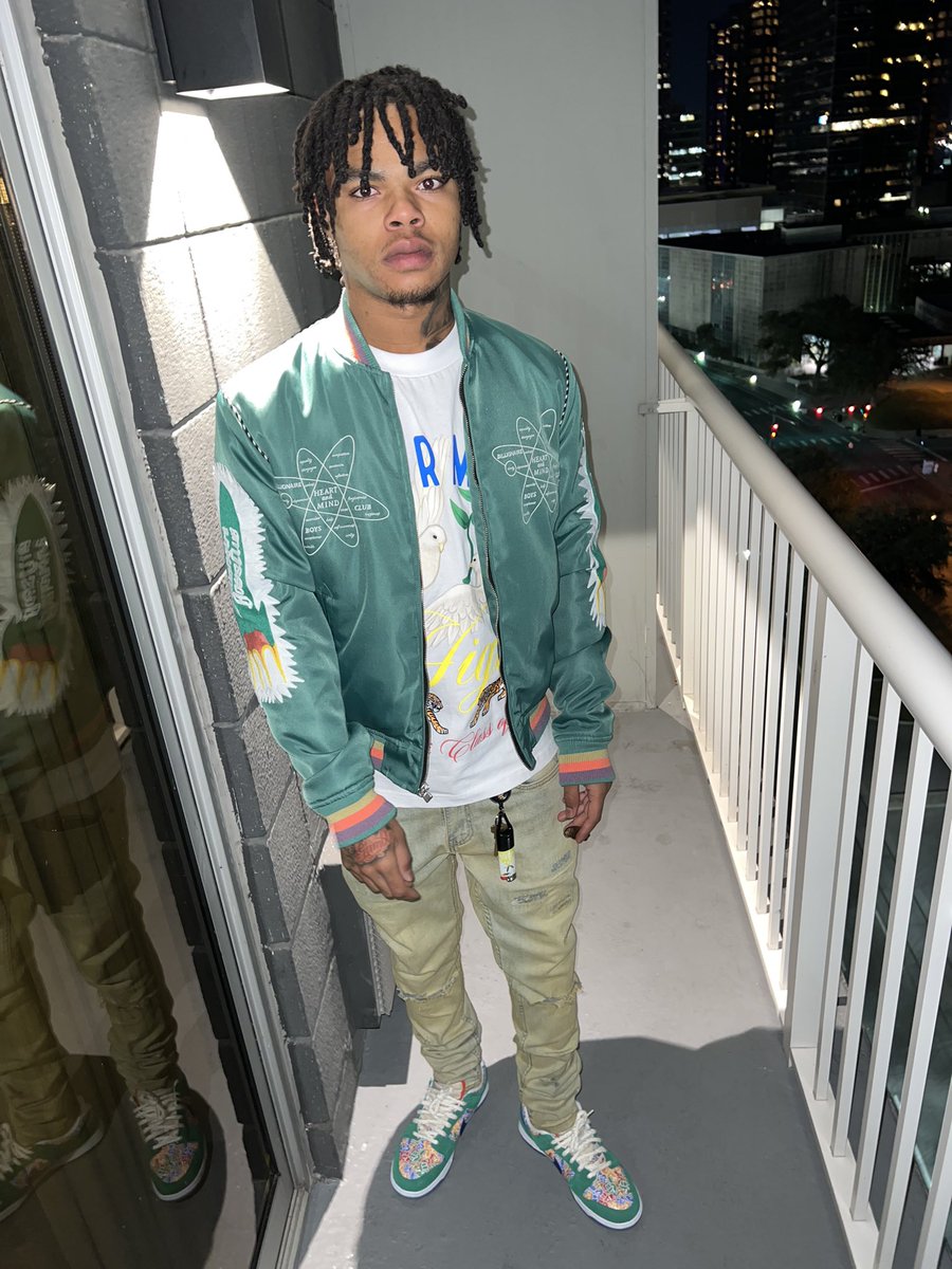 _ronchapo's tweet photo. Get back ain’t got no timing #Freebronem #GMC84L 🩸🖤 https://t.co/51tCssBJMb
