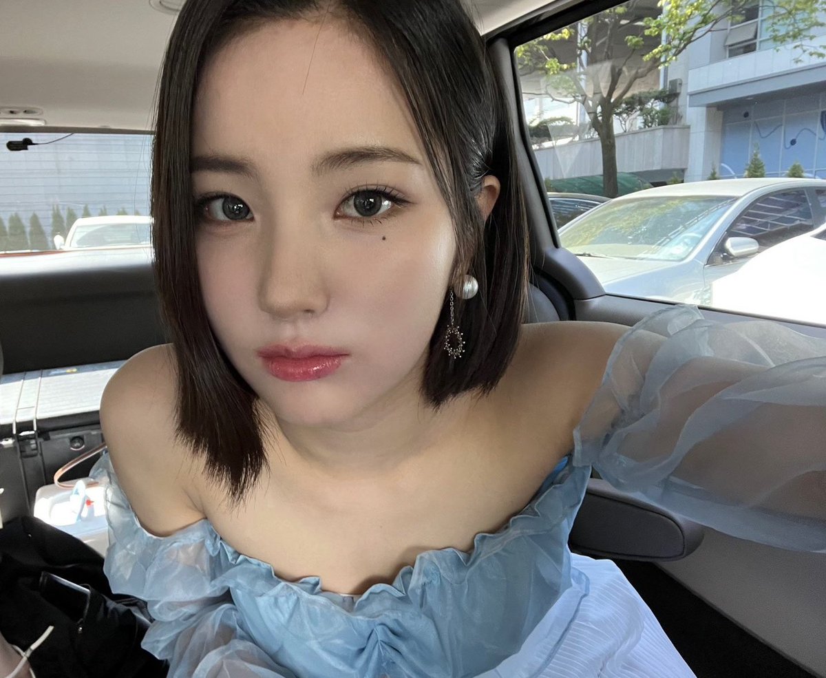 dollsohee's tweet photo. a thread of sohee pics that you can use as pfp 🦋 https://t.co/RUy7ZIyhAX
