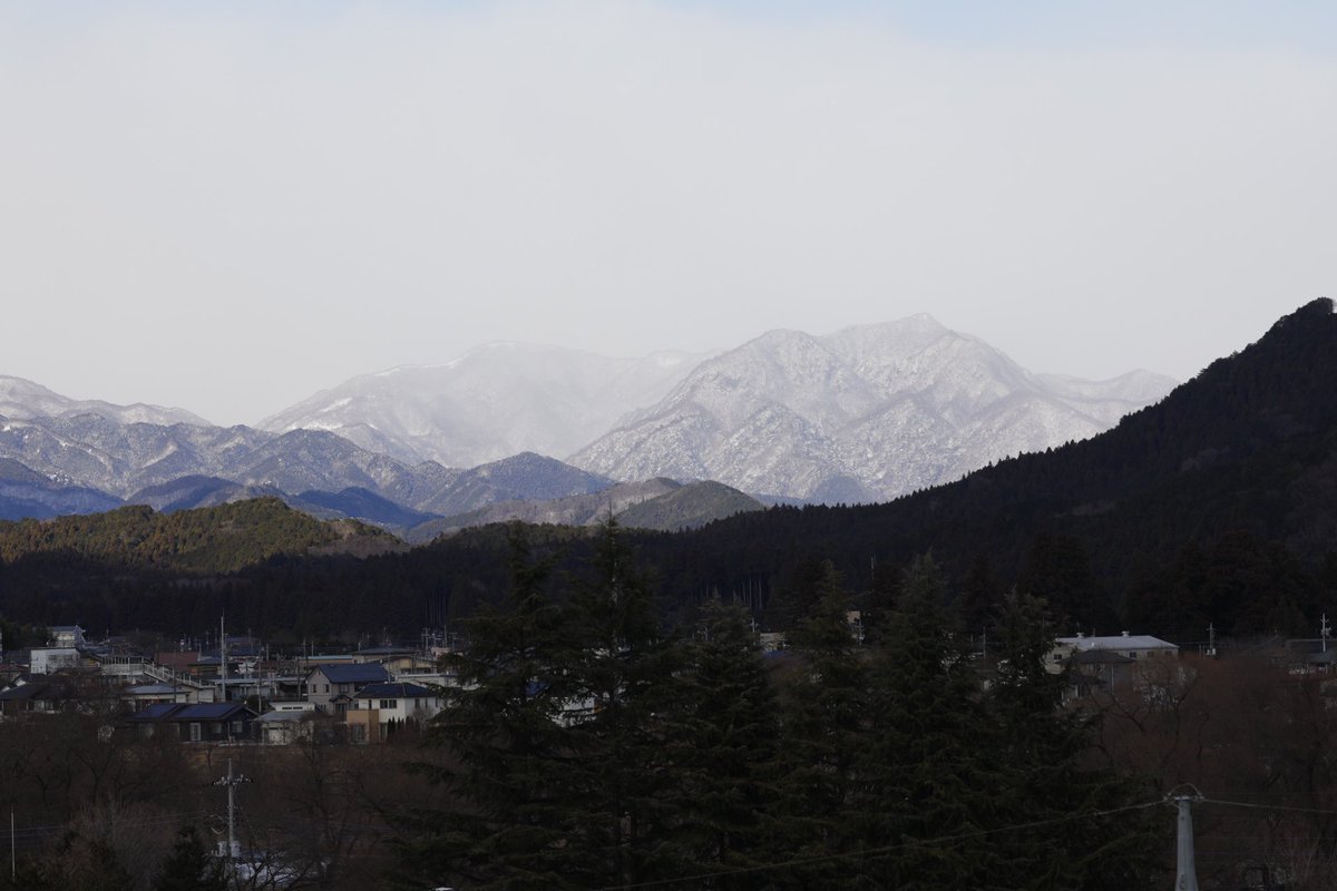 ACakakuro's tweet photo. 今日の男体山。本格的に雪景色になって来た。周りの山にも雪。
#日光男体山
#一眼
#eos5dm4 https://t.co/DxSIM4ySdz