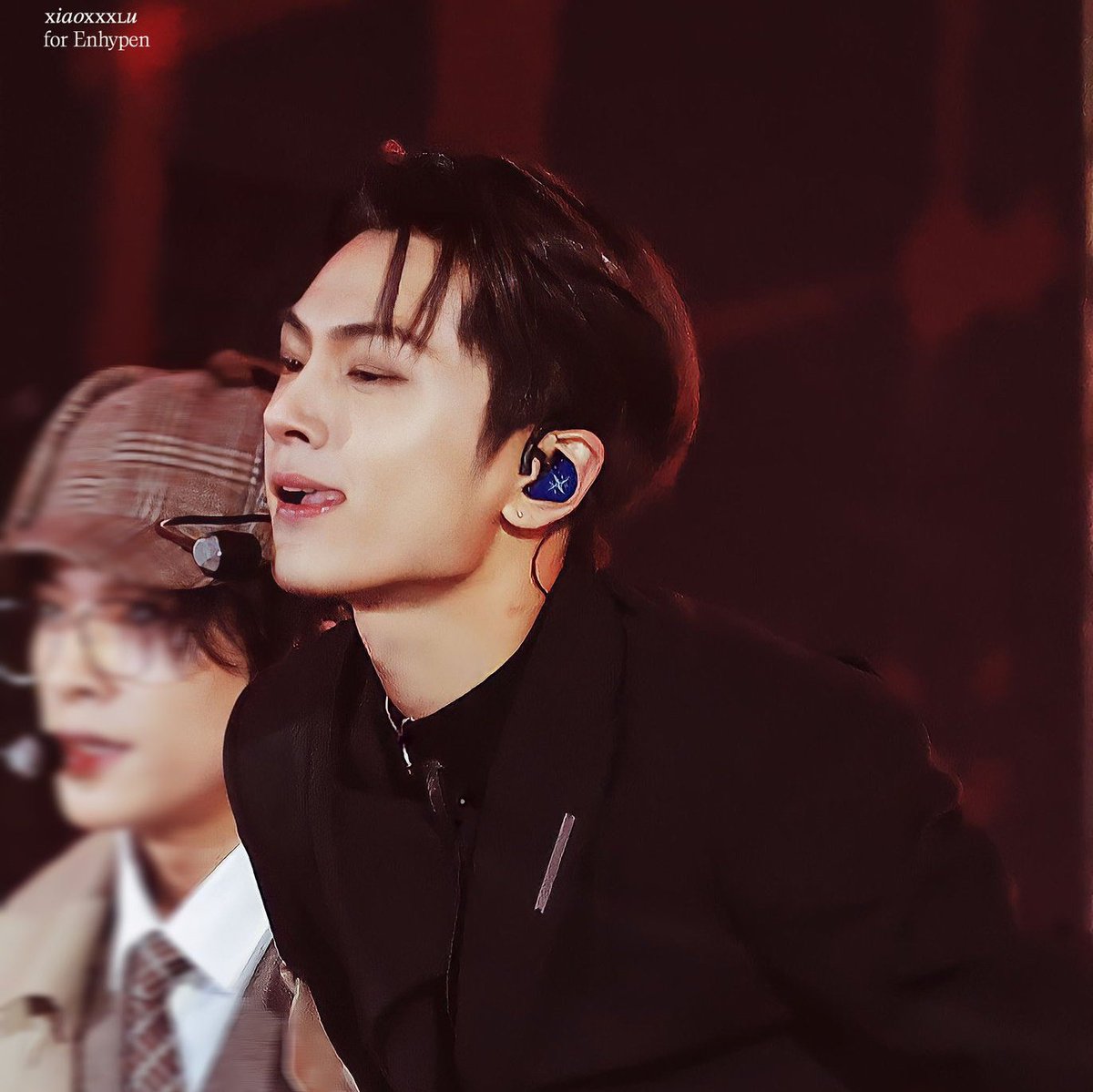 intoxicated 🩺🩸
— a jaywon au

who would've thought that if Dr. lodge didn't take the severely wounded man to his clinic, his whole life wouldn't be this difficult in the blink of an eye?

it all starts when he saved a dangerous man; a danger to his life &amp; his heart.