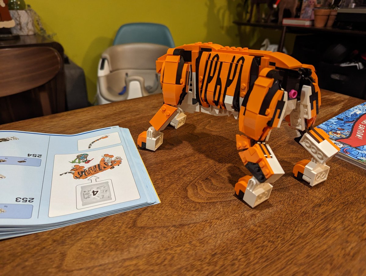 pantskaraoke's tweet photo. Umm....
#legotiger #anatomicallycorrect https://t.co/rGC0Oc5mr1
