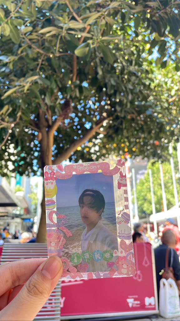 simjakeyyunn's tweet photo. welcome to melb jake https://t.co/UGsRat19vz
