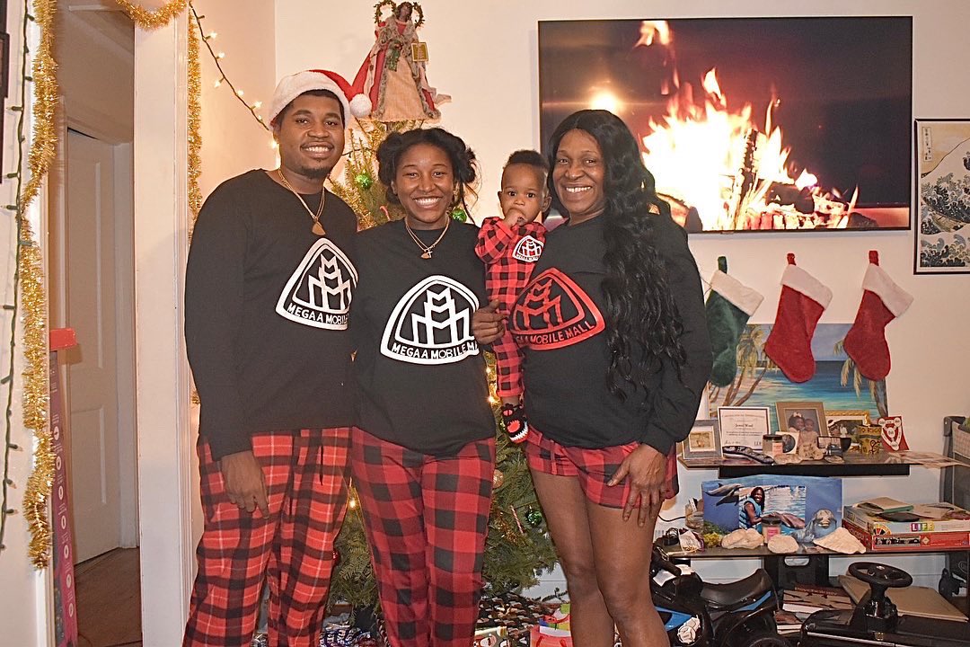 DezWaul_St's tweet photo. Respect me like Santa, they know ima slay 🎅🏾🎄🎁 https://t.co/JLcv2iR8I4