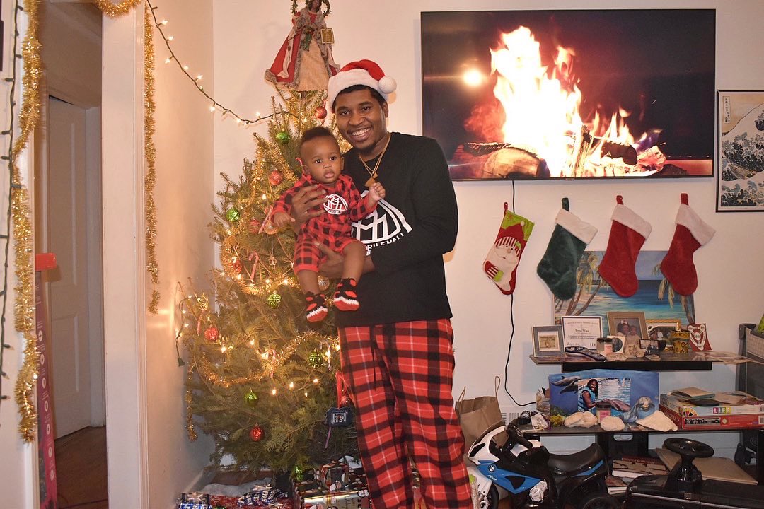 DezWaul_St's tweet photo. Respect me like Santa, they know ima slay 🎅🏾🎄🎁 https://t.co/JLcv2iR8I4