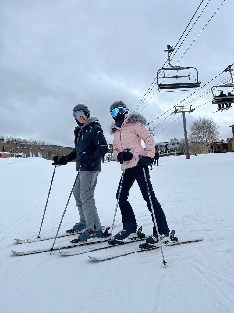 AlbertoVolovitz's tweet photo. Ski week in Aspen https://t.co/1ElgISp9YJ