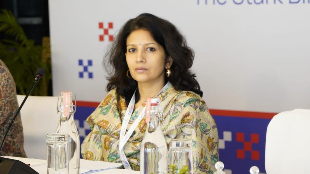 csbcashoka's tweet photo. CSBC's @phaldea spoke at a roundtable on electric mobility titled 'Combining the carrot with the stick: discovering the right policy mix for the EV transition in India.'

#CSBCAshokaUniv #EV #ElectricVehicle https://t.co/BliYbzULKE