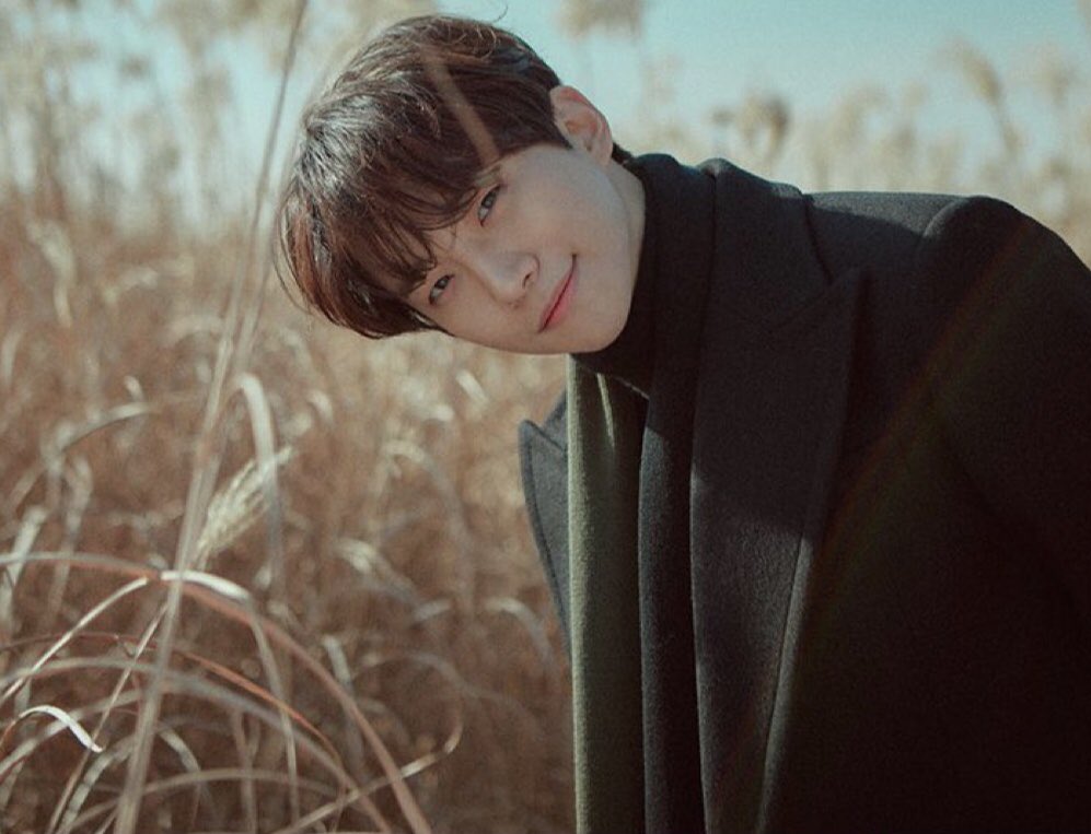 블랙 목폴라 &amp; 블랙 코트 좋아하는 이준호씨😎🖤

#이준호 #LEEJUNHO #ジュノ #李俊昊