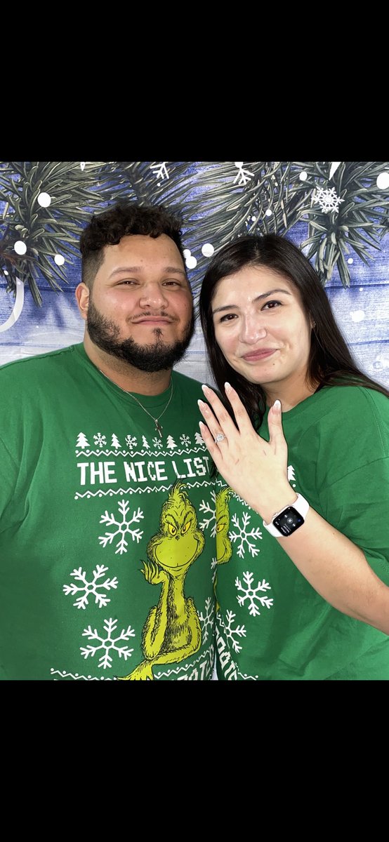 CoachRuiz50's tweet image. Merry Christmas from my person and I 🎄❤️ #OfficiallyEngaged