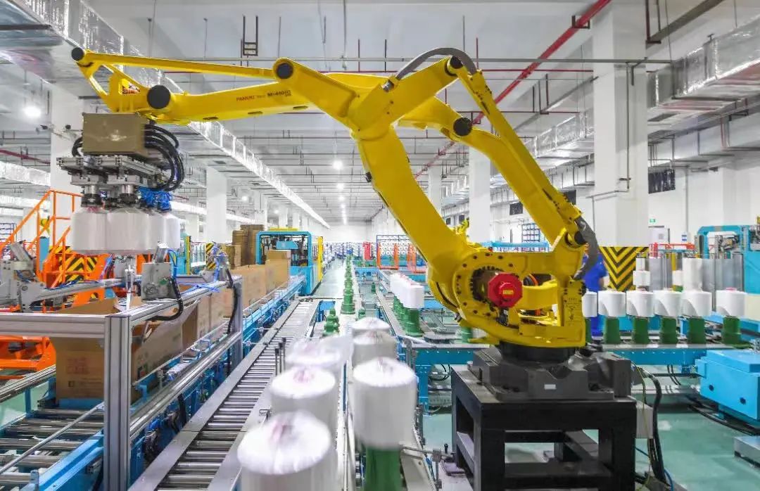 DiscoverWujiang's tweet photo. In the past ten years, Wujiang’s GDP has nearly doubled. Two enterprises of #Wujiang, Hengli Group and Shenghong Group, have been listed among the World Top 500, which further confirms the district’s strong development vitality and ability. #WujiangDevelopment #DynamicDecade https://t.co/EktbUXd6Hw