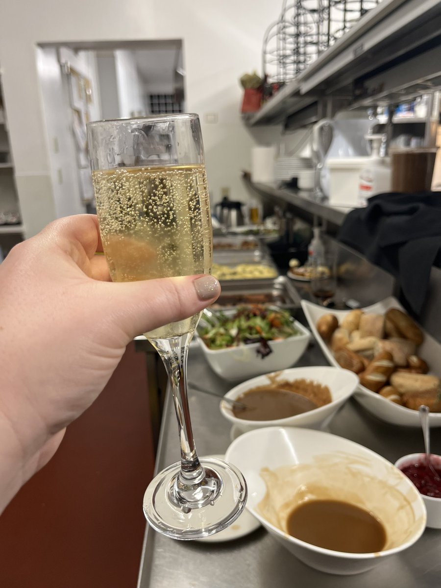 mgnkstcy's tweet photo. Cheers to all my homies on that time-and-a-half grind whose holidays look like this https://t.co/jOxq3lRYam