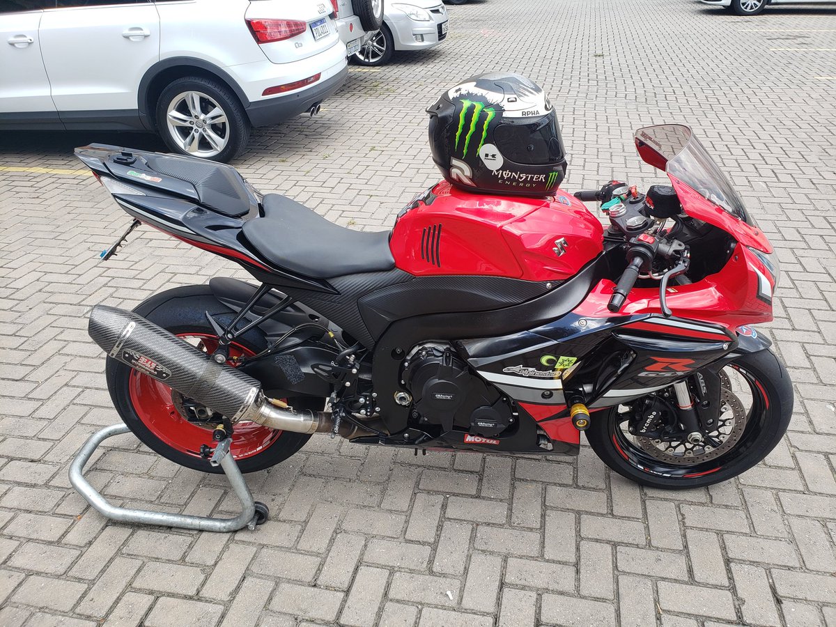 ericgp2006's tweet photo. @anaclaraac Eu faço o mesmo, mas com a minha moto e de prefencia bem longe. Kkkk https://t.co/48neTyXxzu
