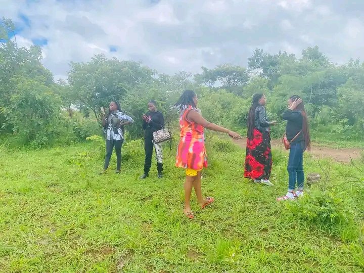 irischongo's tweet photo. Zambia We have land in unique and Beautiful places really imweeeeee ❤️❤️❤️❤️❤️❤️🤩🤩🥂🥂🎊🎊🎊🎊

Christmas is almost over, keep some money for 20x20 

Come and buy land ba lusaka na kitwe, Coperbelt ekotuli #ShamahRealEstateAgency
#ZedTwitter https://t.co/rNYnHWLlDl