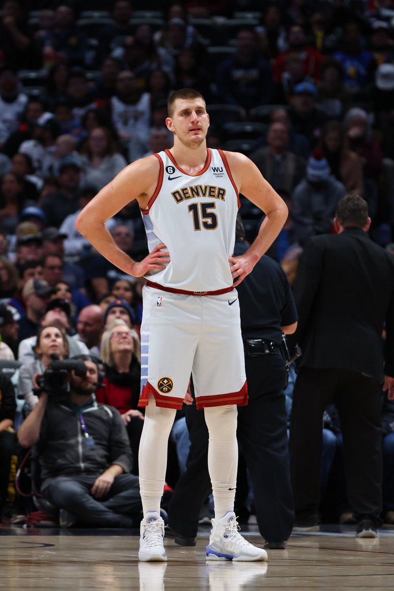 LegionHoops's tweet image. Nikola Jokic in his Christmas Day debut:

🎁 41 PTS
🎁 15 REB
🎁 15 AST

His third triple-double in the last four games 🤯