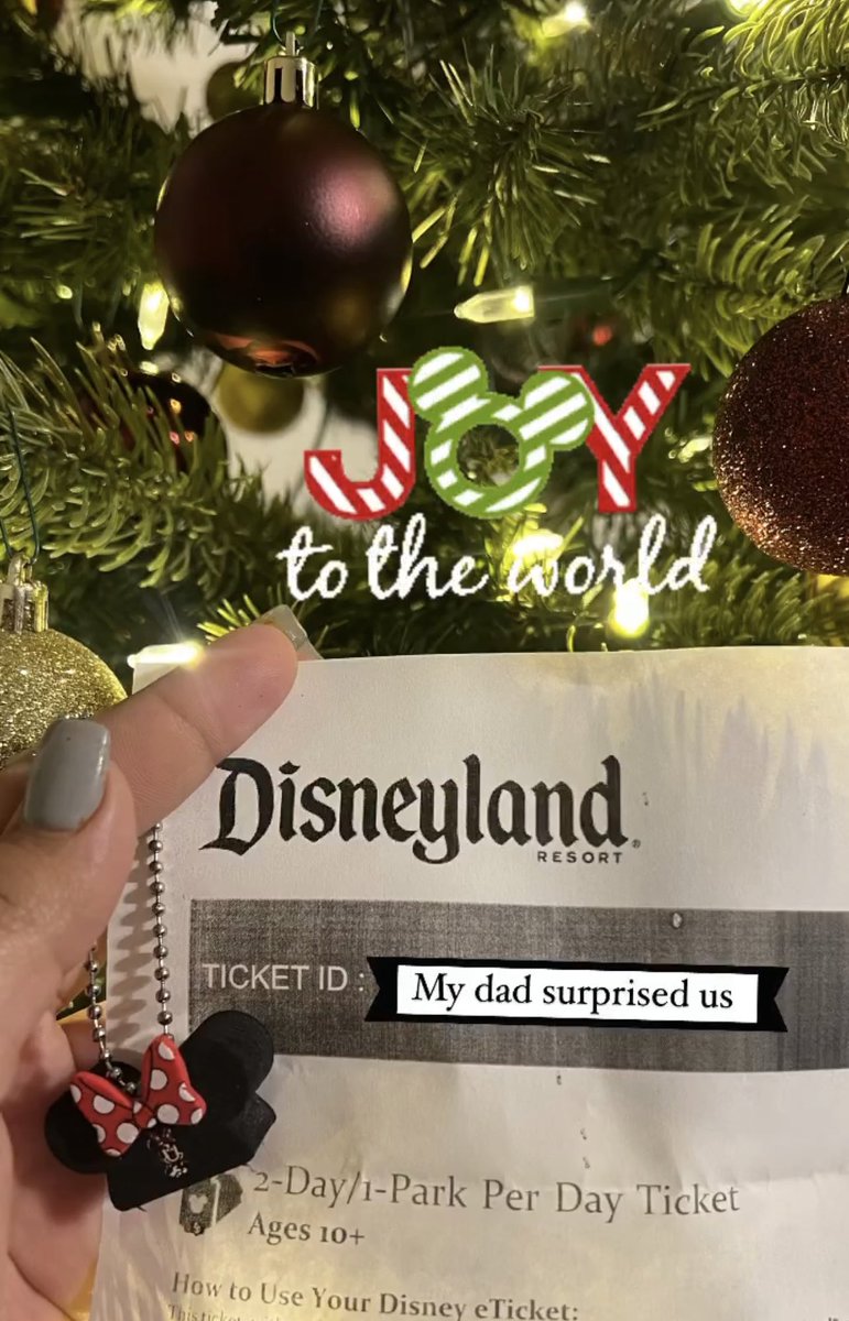 OOh_Maryy's tweet photo. Merry Christmas🤍🎄 https://t.co/iNp3O2MCVp