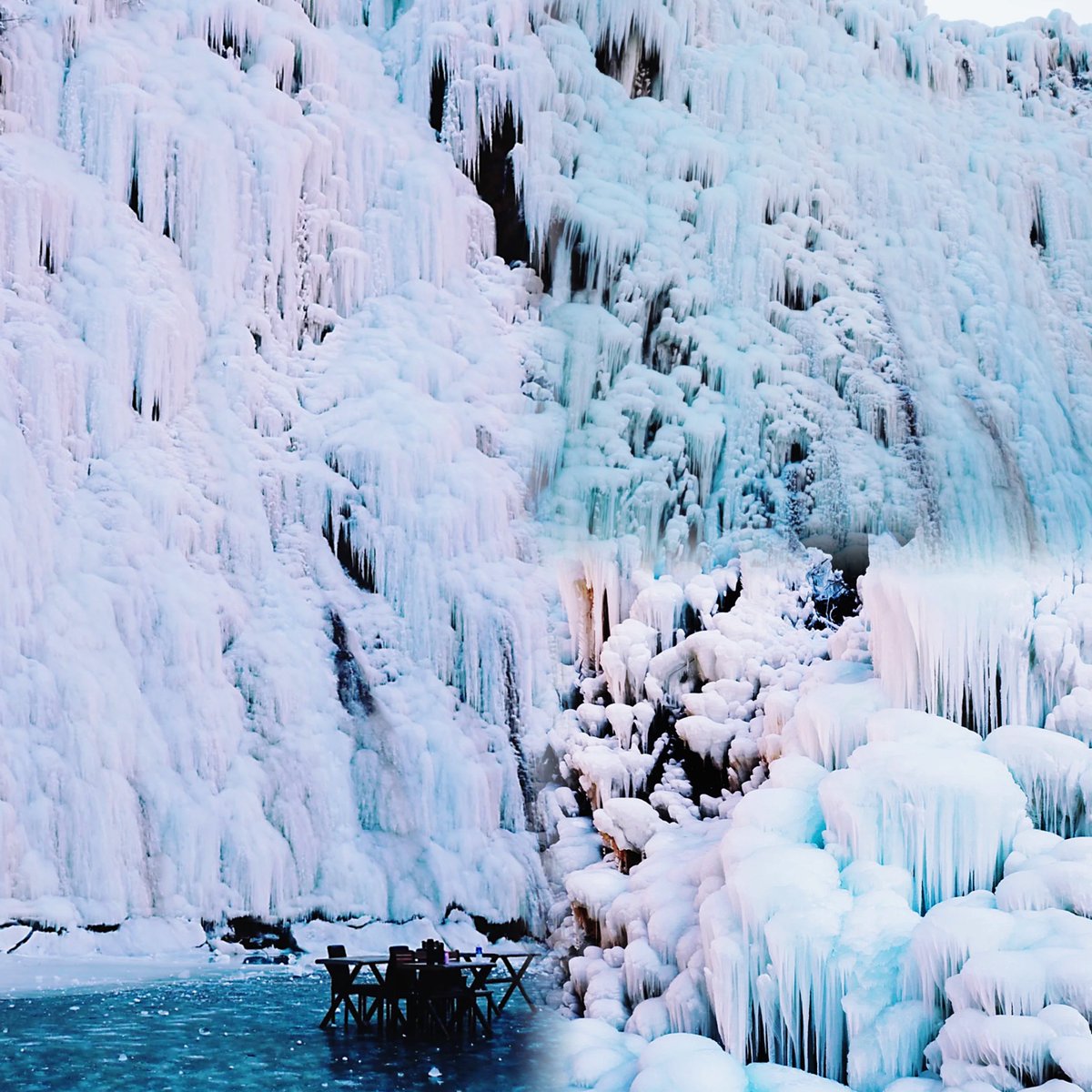 China_Up_Close's tweet image. This #icefall is just an hour's drive from downtown #Beijing. Here at the #Huyu (虎峪) nature reserve, you can stand on the ice taking pictures of the cascades of ice - dress warm!