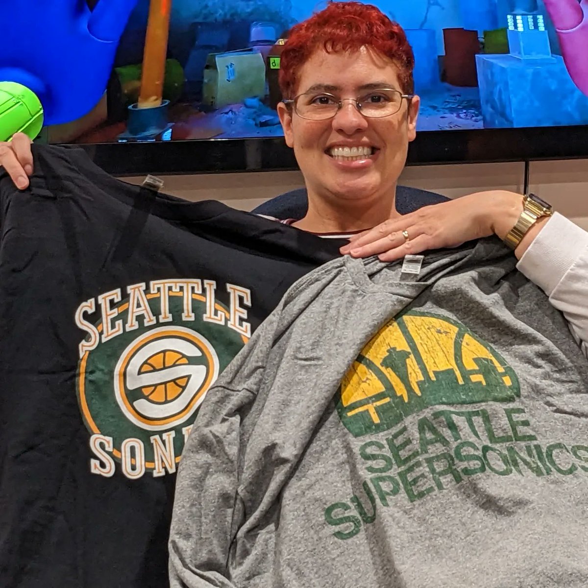 I had a Merry Christmas! 🎄😁💚💛🏀 #NBA #Christmasgifts #Christmas #Seattle #SuperSonics #Sonics #basketball