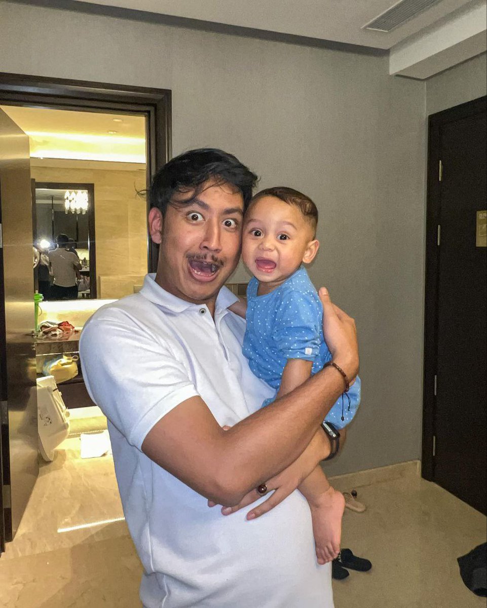 Sofyasary's tweet photo. Muke gemesh ayang boss Leslar Al Fatih with babaji🤣 #HappyFatihDay https://t.co/YmJyyoqzEB