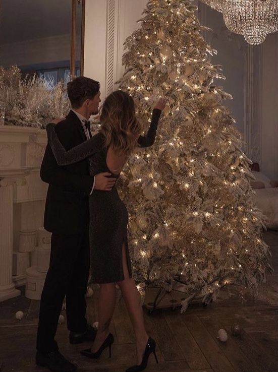 ❁ཻུ۪۪ ⎧   Vía IG

— ¡Feliz Navidad!