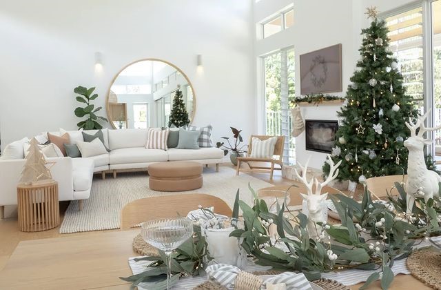 plush_sofas's tweet photo. We love to see your customer photos! Especially the festive ones. Keep tagging us in your photos for a chance to be re-posted on our page.

Our Mailbou Modular styled by @the_talle_valley_house
#plushsofas #loveatfirstsit #madeforyou #myplushstyle  https://t.co/xN2bGV6iYe https://t.co/nxo88sM5fA