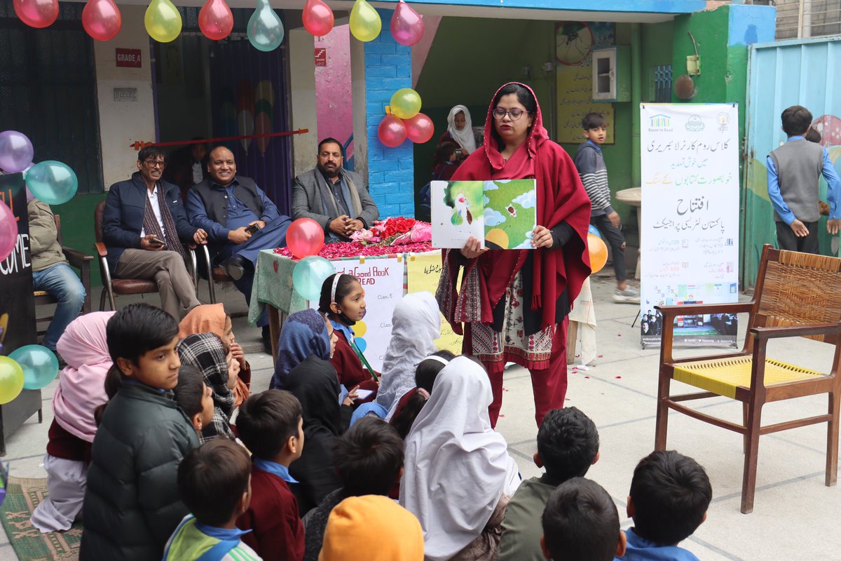 itacecorg's tweet image. Highlights from the Community Launches of Classroom Library corners under #PakistanLiteracyProject (PLP) administered schools - CDG Bhabra, Lahore 
CG - DDEO Saeed Asghar and GS Inam Ullah Bhatti were also present.

#ITACEC #RoomtoRead