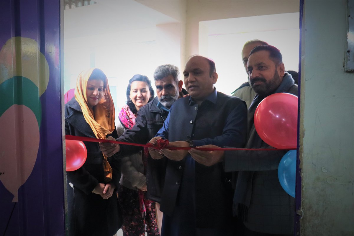 itacecorg's tweet image. Highlights from the Community Launches of Classroom Library corners under #PakistanLiteracyProject (PLP) administered schools - CDG Bhabra, Lahore 
CG - DDEO Saeed Asghar and GS Inam Ullah Bhatti were also present.

#ITACEC #RoomtoRead