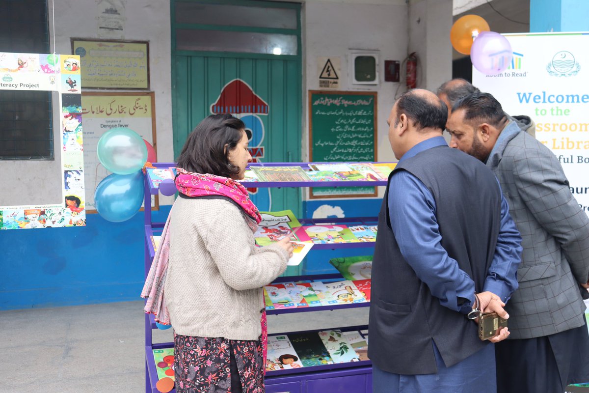 itacecorg's tweet image. Highlights from the Community Launches of Classroom Library corners under #PakistanLiteracyProject (PLP) administered schools - CDG Bhabra, Lahore 
CG - DDEO Saeed Asghar and GS Inam Ullah Bhatti were also present.

#ITACEC #RoomtoRead