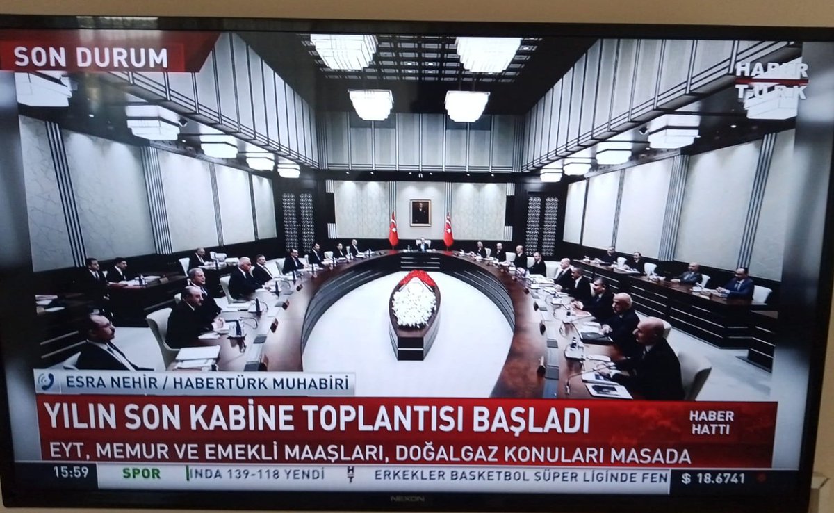 Yılın son Kabine toplantısı başladı ...
#EYTKabineyeSesleniyor
<a href="/RTErdogan/">Recep Tayyip Erdoğan</a> <a href="/vedatbilgn/">Vedat Bilgin</a> <a href="/Akparti/">AK Parti</a>