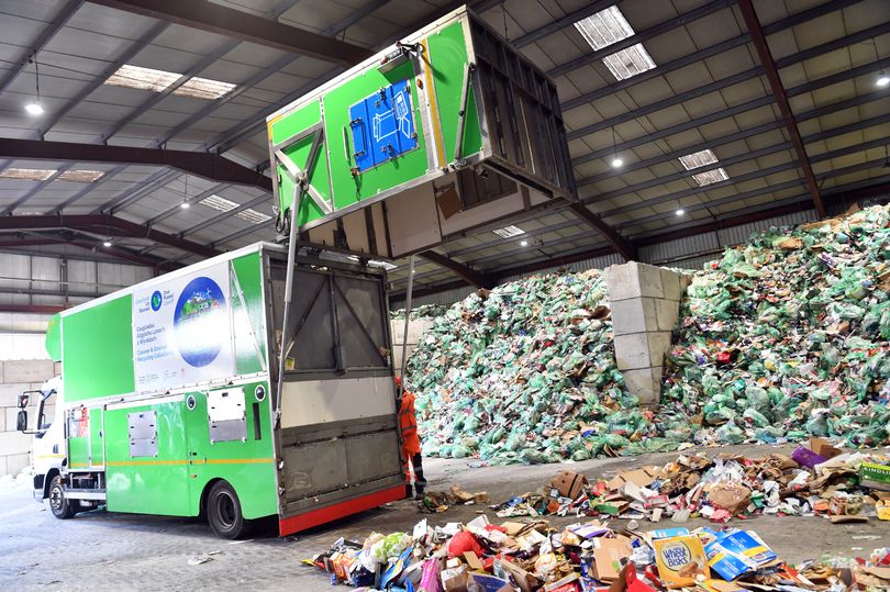 Cardiff Online on Twitter "A day with a bin crew trialling Cardiff's