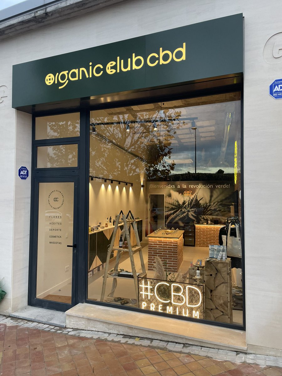 OrganicClubCBD's tweet photo. Listos para nuestra apertura???
#cbd #florescbd #aceiteCBD https://t.co/sa7Wk7DVLm