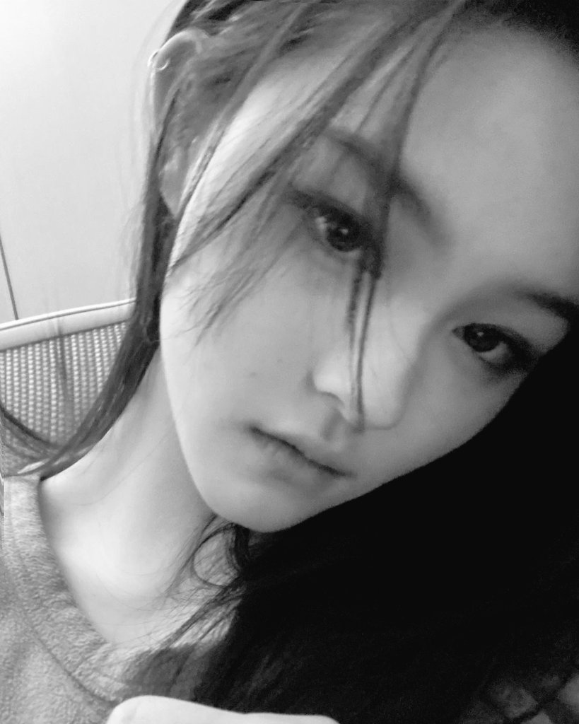 ︎ ︎

︎ ︎           I almost forgot that It's my special 
            day today. surprisingly, I'm 23 now.
            happy birthday, allyson.⠀ :) 

︎ ︎