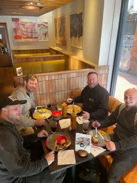 MR_Scaff's tweet photo. Nothing like good food and even better company! Lunch at Nando's with the boys.
How hot do you think they ordered? #LemonAnd Herb #Medium🔥 #Hot💥 #VeryHot🌶️👀 #MRScaffolding #Scaffolding #ConstructionUK #Scaffoldingsafety #healthandsafety #scaffoldingcompany https://t.co/NG13YAHZn2