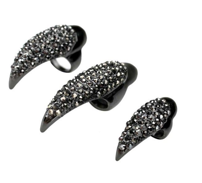 gothic_fetish's tweet photo. ╱
　閉店まであと3日❗️
【70%OFF】#閉店セール開催中📣
╲
【ストーンネイルリング】

ブラックストーンがキラキラ輝く✨
ネイルのように指先や関節の途中に付けるタイプの個性的なリングアイテム。
https://t.co/7JgWo4V95d

#リング https://t.co/0YKJzs0kFd