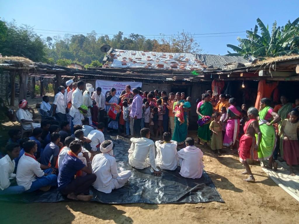 KGeethamurthy's tweet photo. #TSMM Seva Prog in Asifabad #Sirpur Babjipet n Soyamguda by BJMM NGO Convinor Meenakshi #Maithili Charitable Trust on the occasion of Former PM #Vajpayeeji
#BJP4Telangana @JPNadda @blsanthosh @tarunchughbjp @VanathiBJP@bandisanjay_bjp https://t.co/d3DsuGT67n