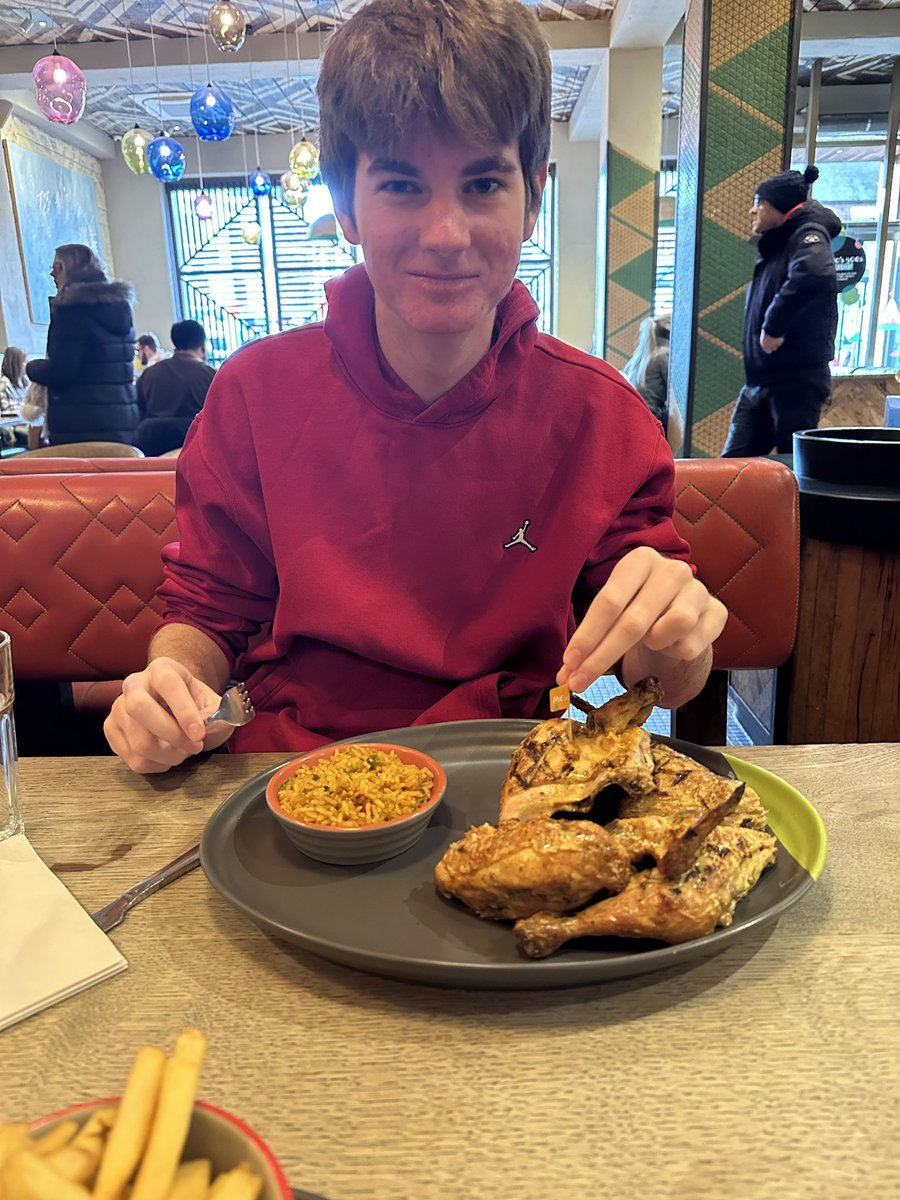 Pregaming at <a href="/NandosUK/">Nando's</a> #UTFB