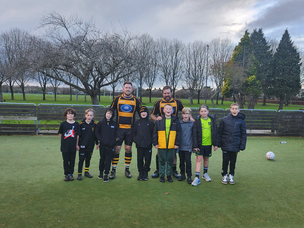 thebunsU10s's tweet photo. Well done to our u10 coaches and parents who played today and to our u10s players who came to support 👊💪🖤💛 

#oneclubonelove #bleedblackandamber #oldiesstillgotit https://t.co/cMIFtXxj9l