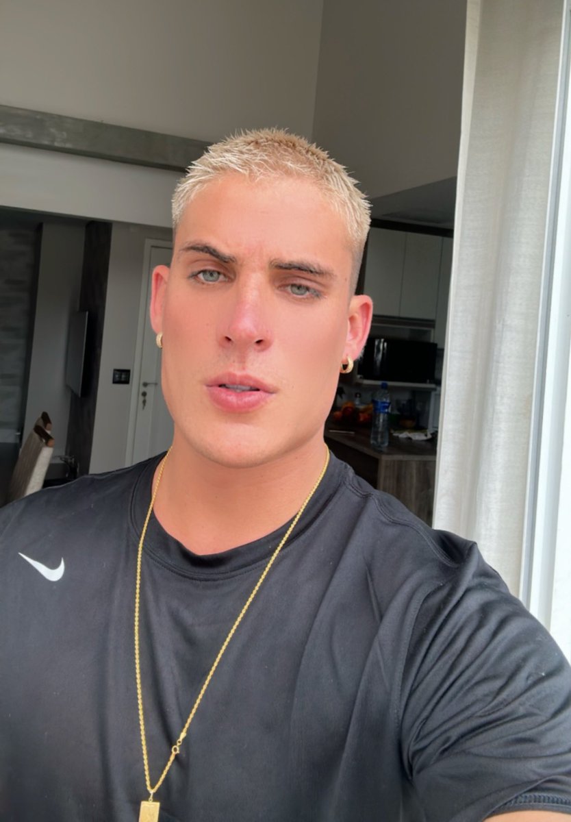 tiagoramosof's tweet photo. Bom dia amores 
Os Haters passa mal 🤤 https://t.co/YN8wP2FGmP