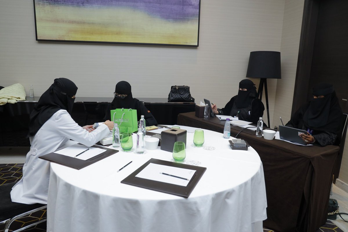 IHOPsa's tweet photo. حيث الجميع يغتني بالمعلومة قبل الفوز، يكسو الأثير وفير المعرفة وأمل الغد، جولات مسابقة التثقيف الدوائي تواصل المفاضلة🔥 #IHOP2022 https://t.co/6HCA5j0PHJ